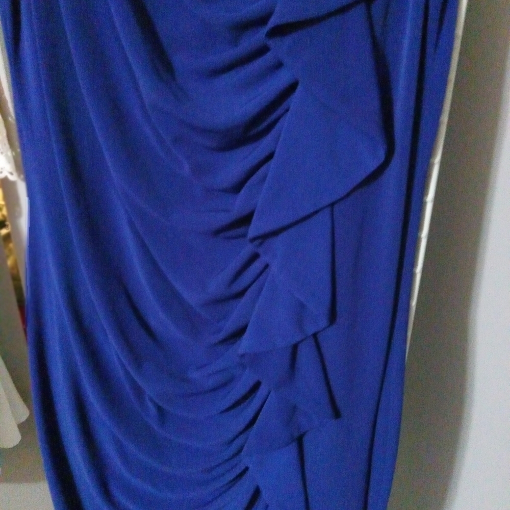 Dress - Picture 2 of 4